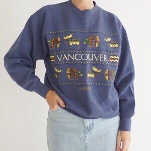 Vintage Fruit of the Loom Blue Vancouver Canada Moose Bear Graphic Sweatshirt M
